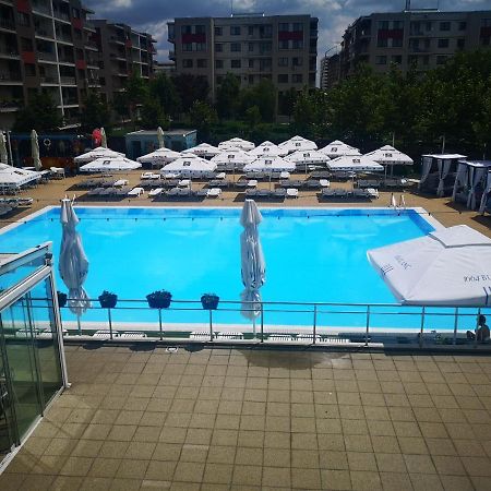 Alex Mnl Lux Apartment 2 Free Parking Bukares Bagian luar foto