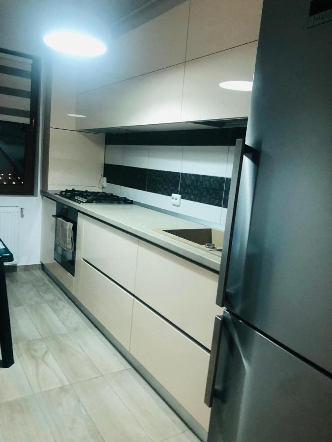 Alex Mnl Lux Apartment 2 Free Parking Bukares Bagian luar foto