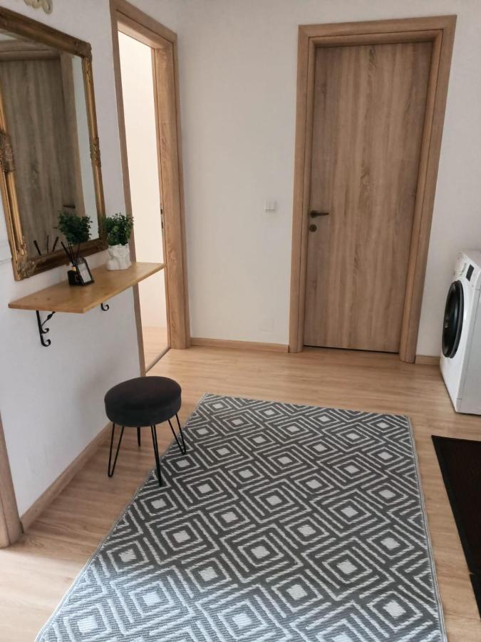 Alex Mnl Lux Apartment 2 Free Parking Bukares Bagian luar foto