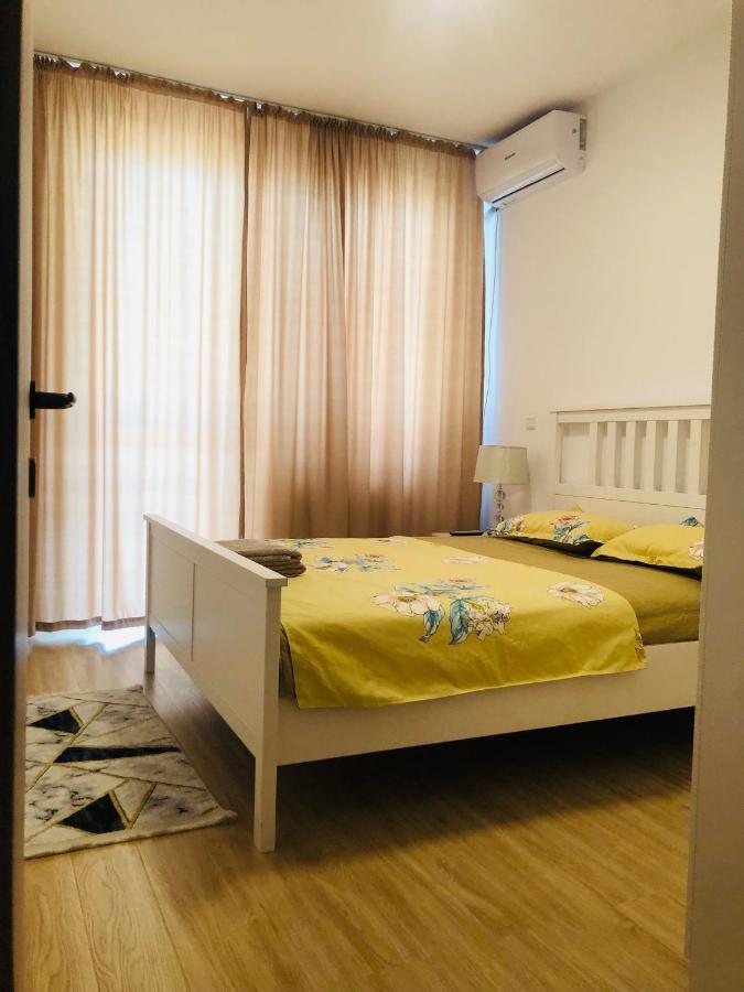 Alex Mnl Lux Apartment 2 Free Parking Bukares Bagian luar foto