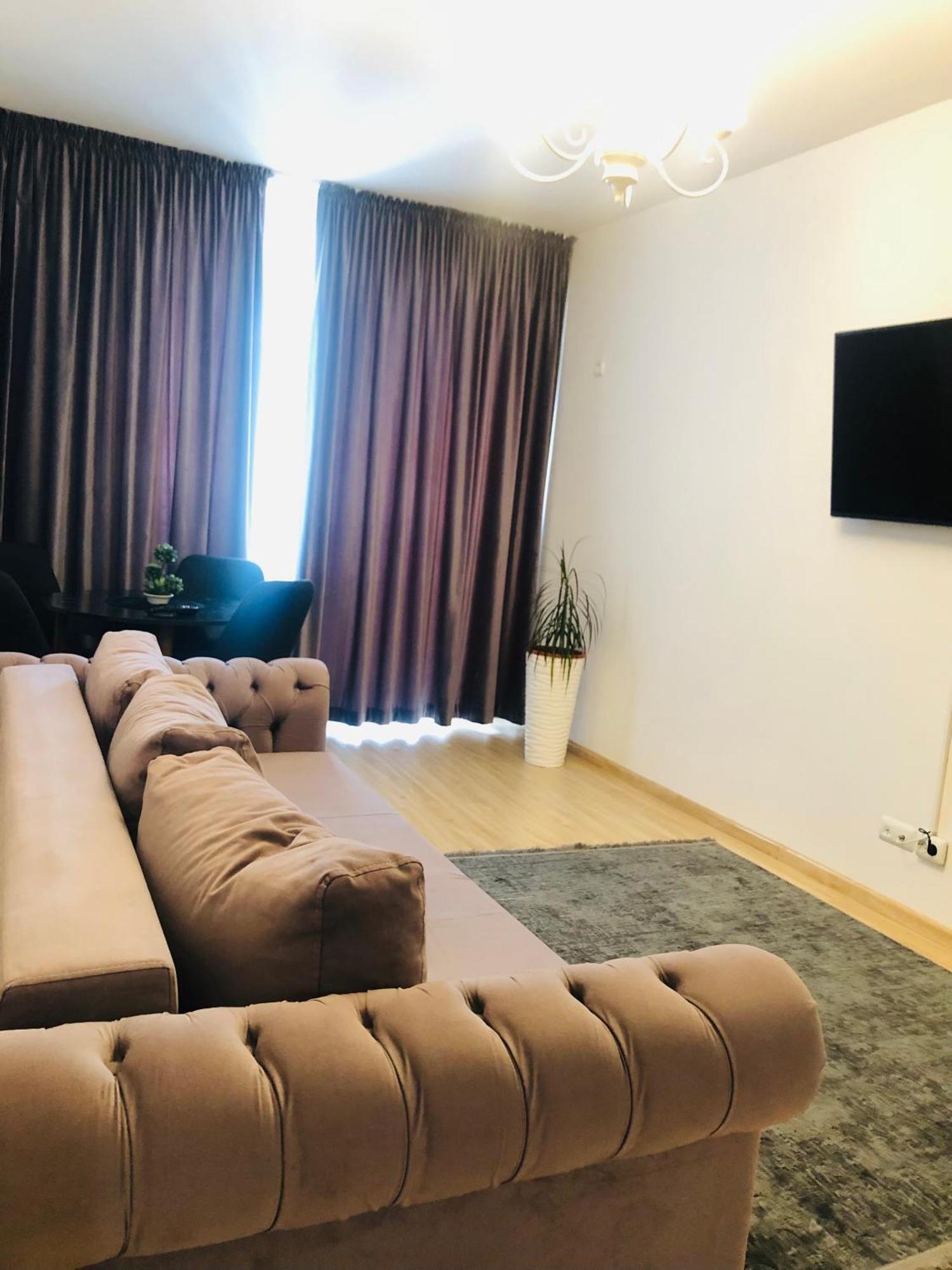 Alex Mnl Lux Apartment 2 Free Parking Bukares Bagian luar foto