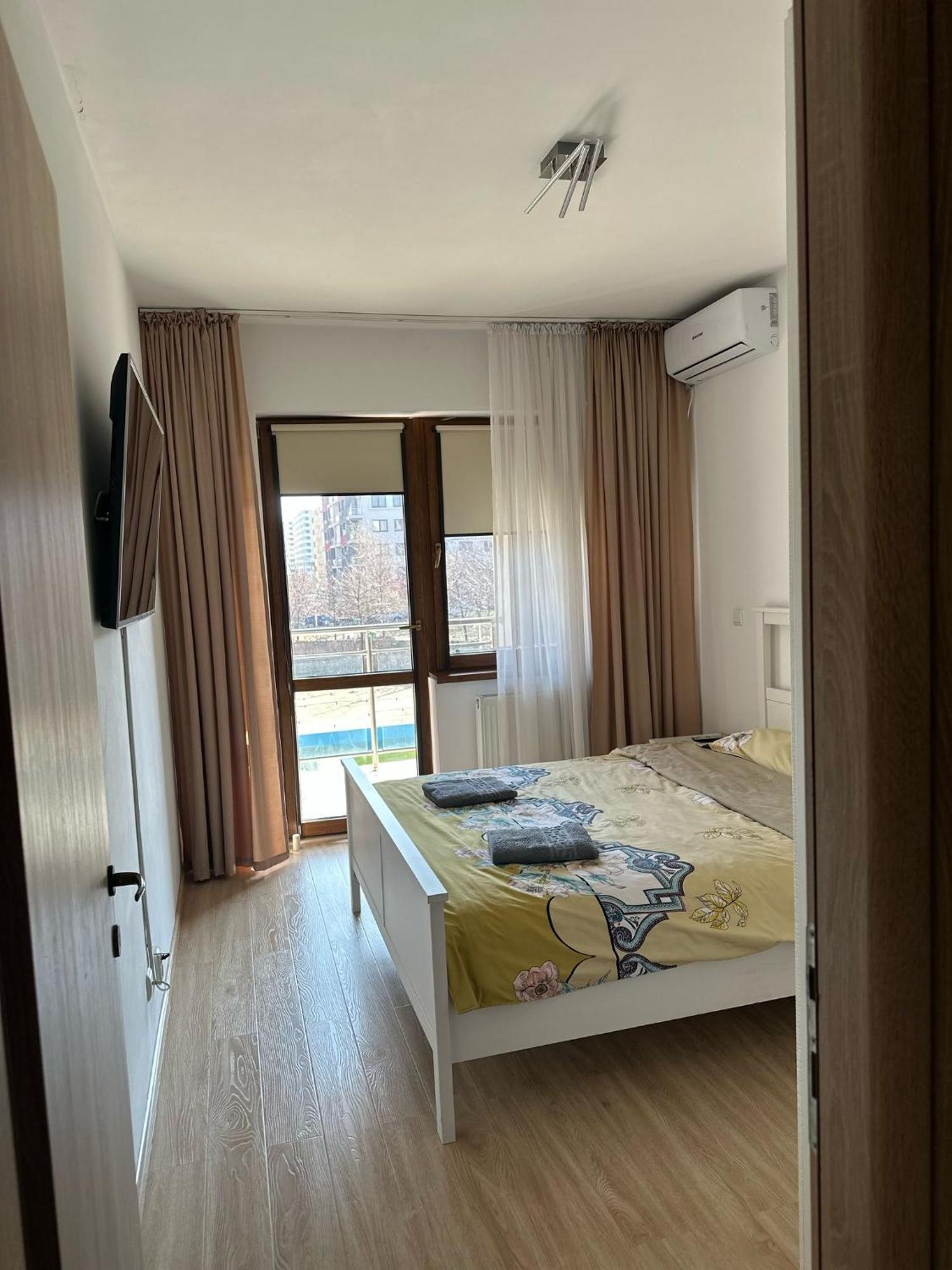 Alex Mnl Lux Apartment 2 Free Parking Bukares Bagian luar foto