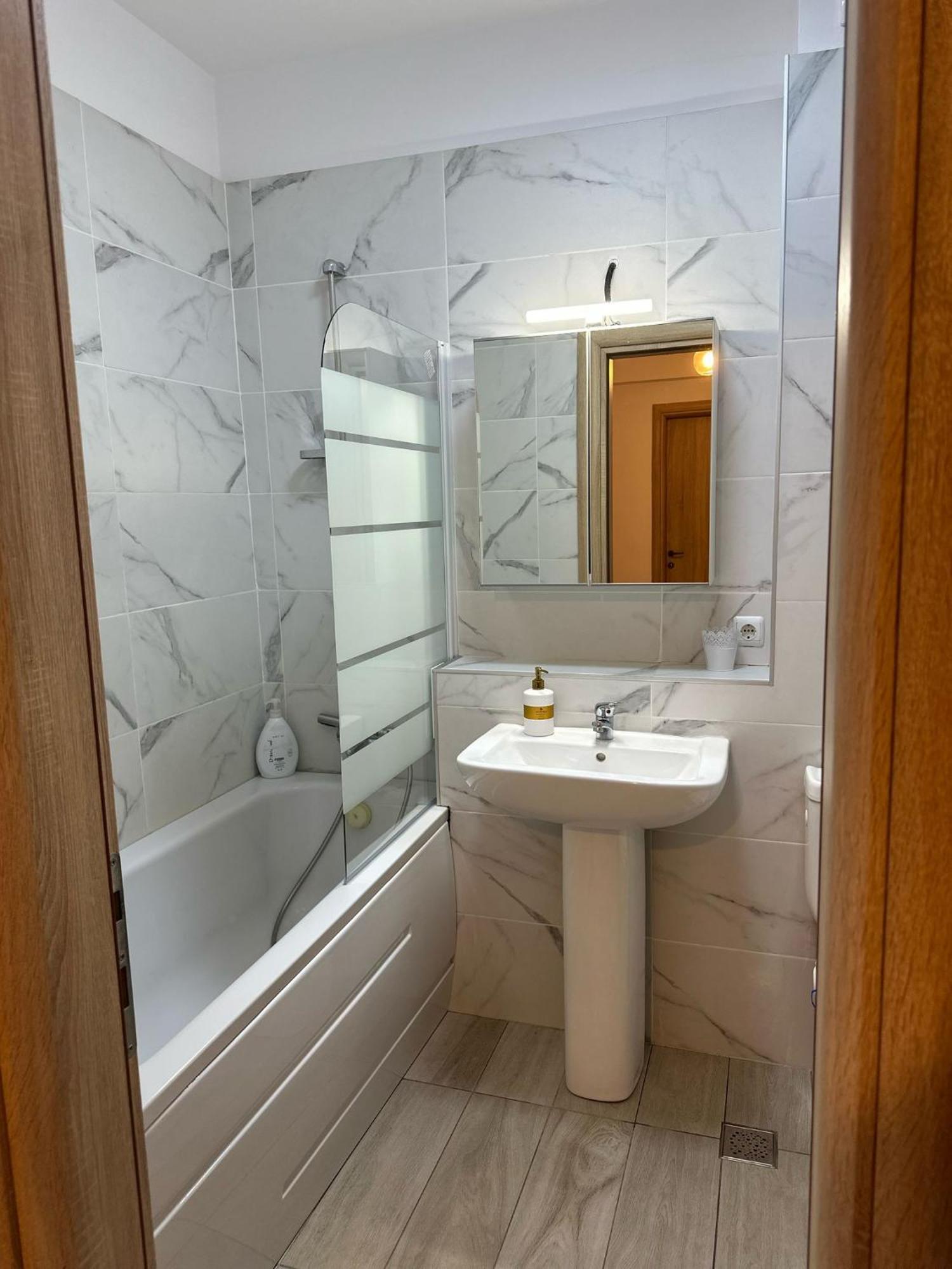 Alex Mnl Lux Apartment 2 Free Parking Bukares Bagian luar foto