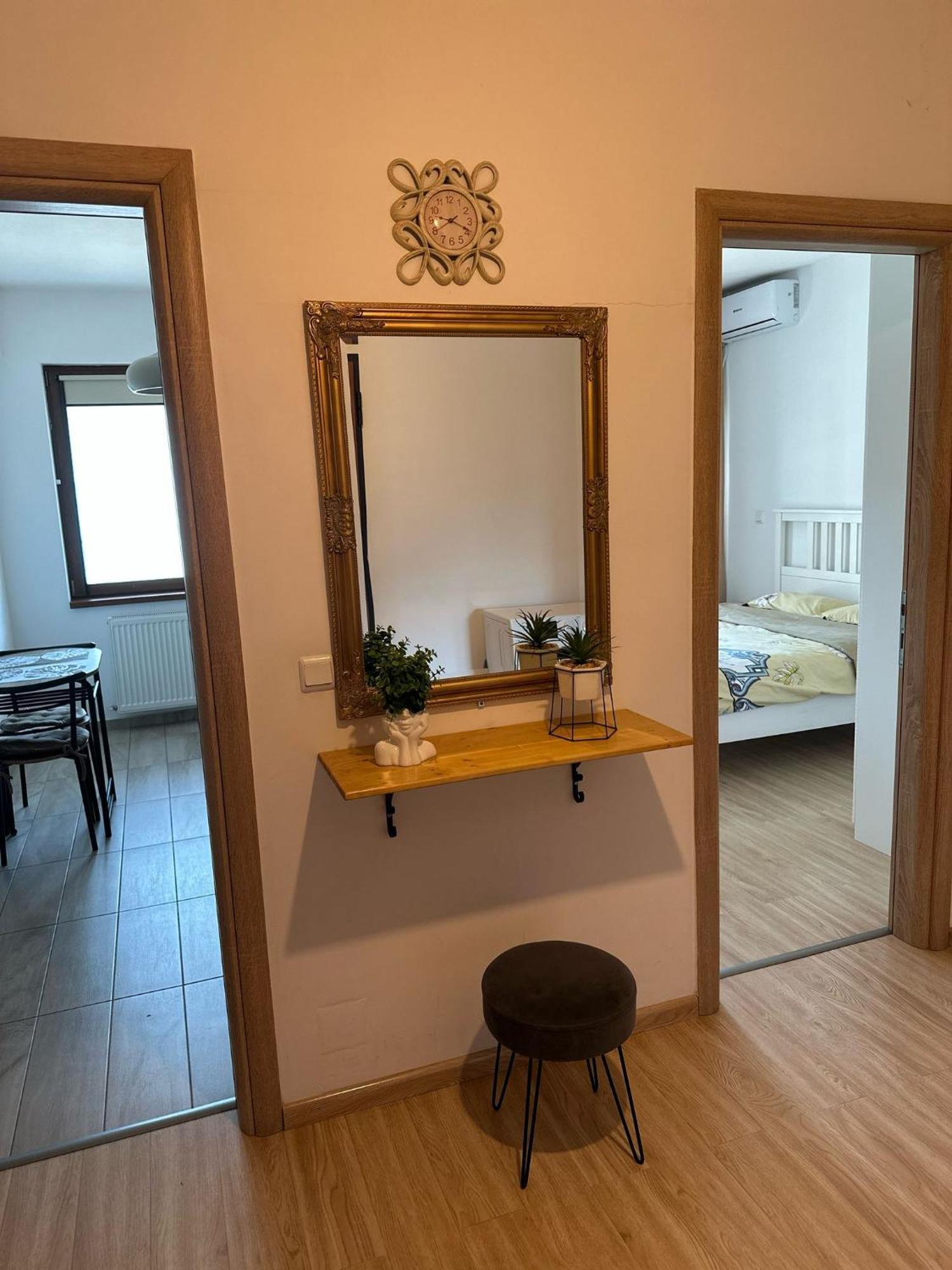 Alex Mnl Lux Apartment 2 Free Parking Bukares Bagian luar foto